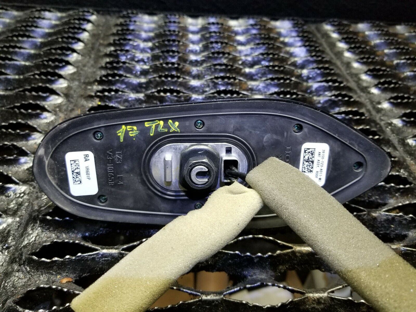 15 16 17 Acura TLX Shark Fin Roof Antenna 39150-tz3 OEM