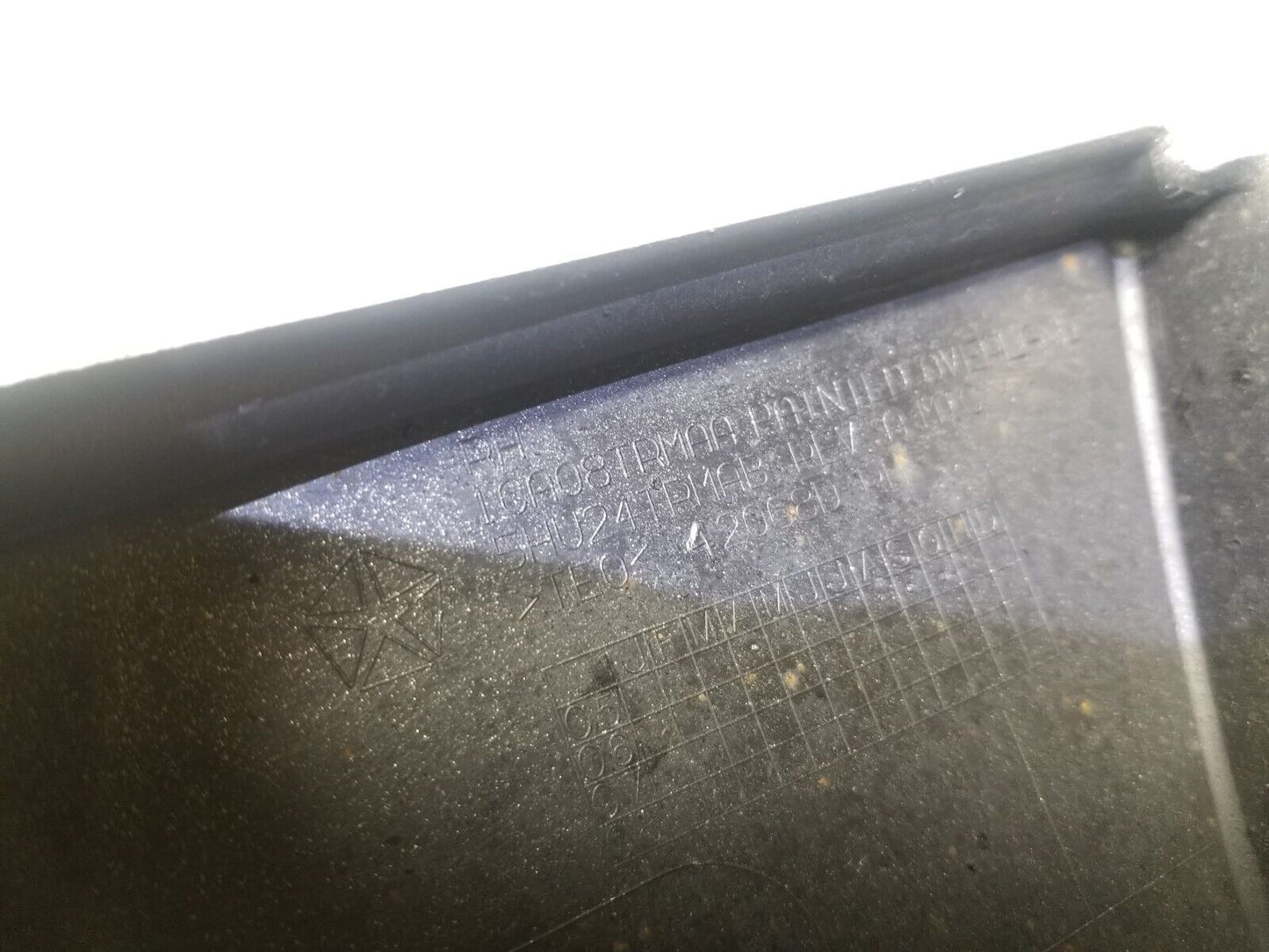 2006 - 2010 Jeep Grand Cherokee Rocker Panel Skirt Molding Right Pass Side OEM