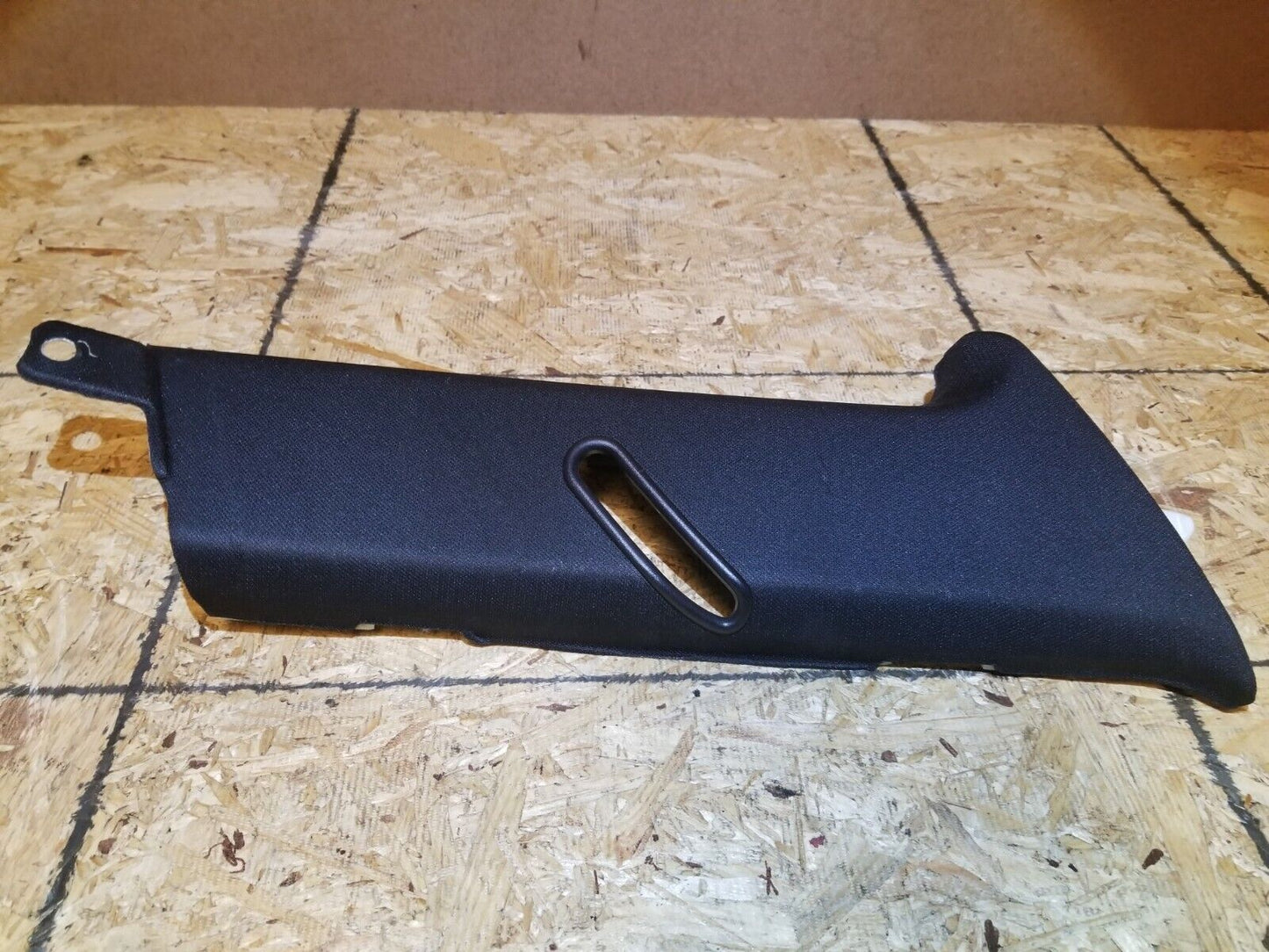 07 08 09 10 Mercedes-benz R350 Rear Left Driver Side C Pillar Trim Panel OEM