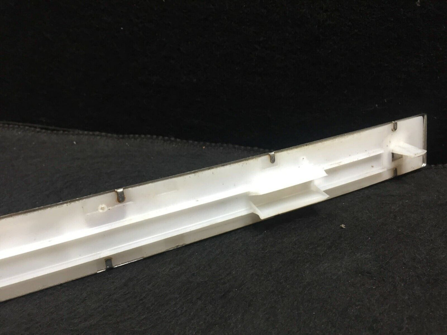 00 01 02 03 Mercedes W163 Ml320 Right Passenger Side Front Door Scuff Plate OEM