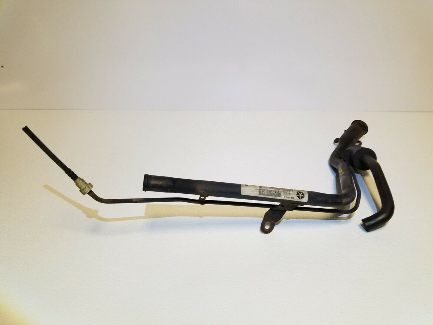 07 08 09 10 Jeep Grand Cherokee Srt8 Fuel Tank Filler Neck Hose Pipe OEM