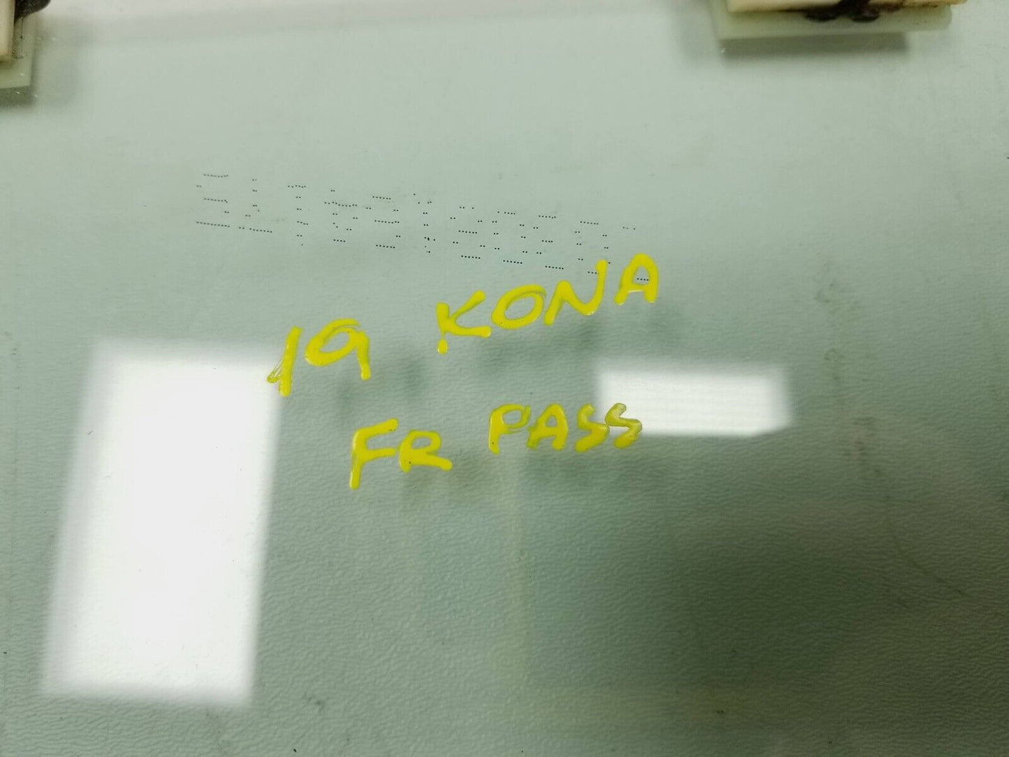 18-21 Hyundai Kona Front Door Window Glass Right Passenger Side OEM 29k Miles