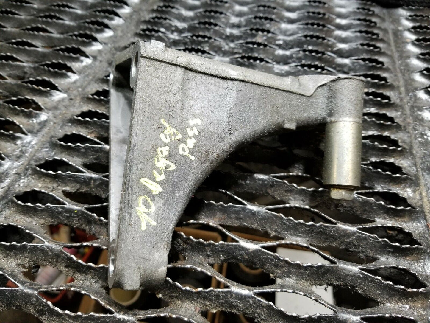 10 11 12 13 14 Subaru Legacy Engine Mount Bracket Pass Side OEM