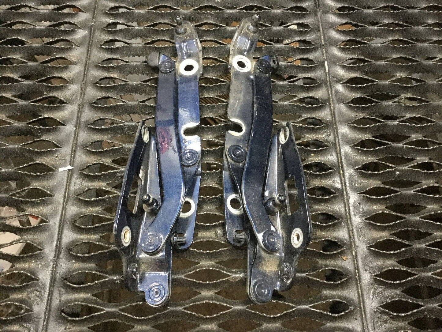 05 06 07 08 Audi A4 Trunk Lid Hinge Left & Right 2pcs OEM