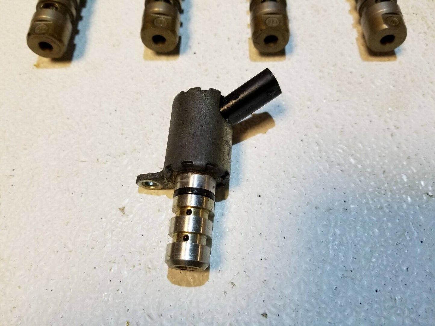 08 09 10 11 Audi A5 3.2l Vvt Variable Solenoid Valve 5pcs OEM
