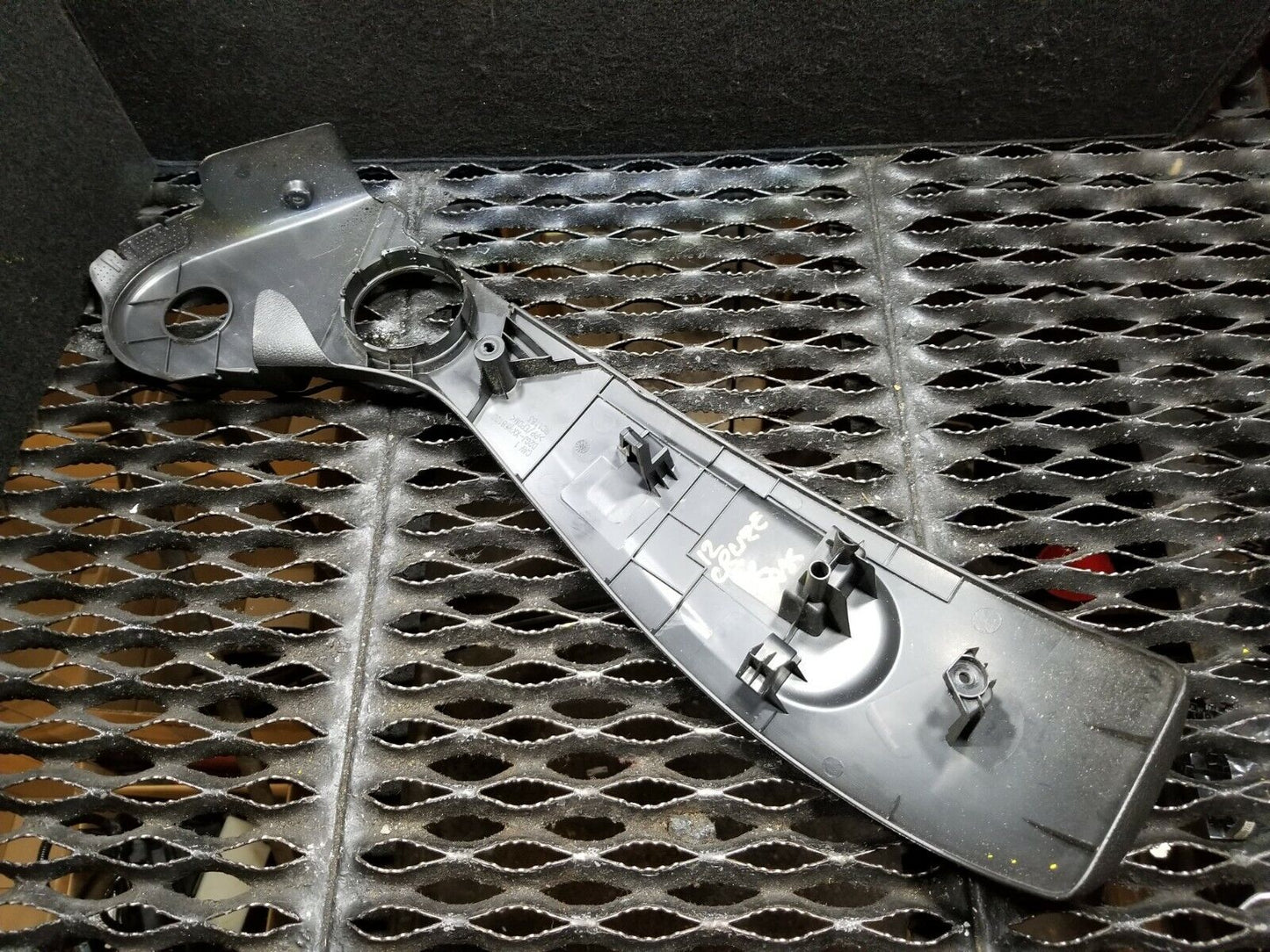 11 12 13 14 15 Chevy Cruze Front Right Passenger Seat Cover Trim Bezel OEM