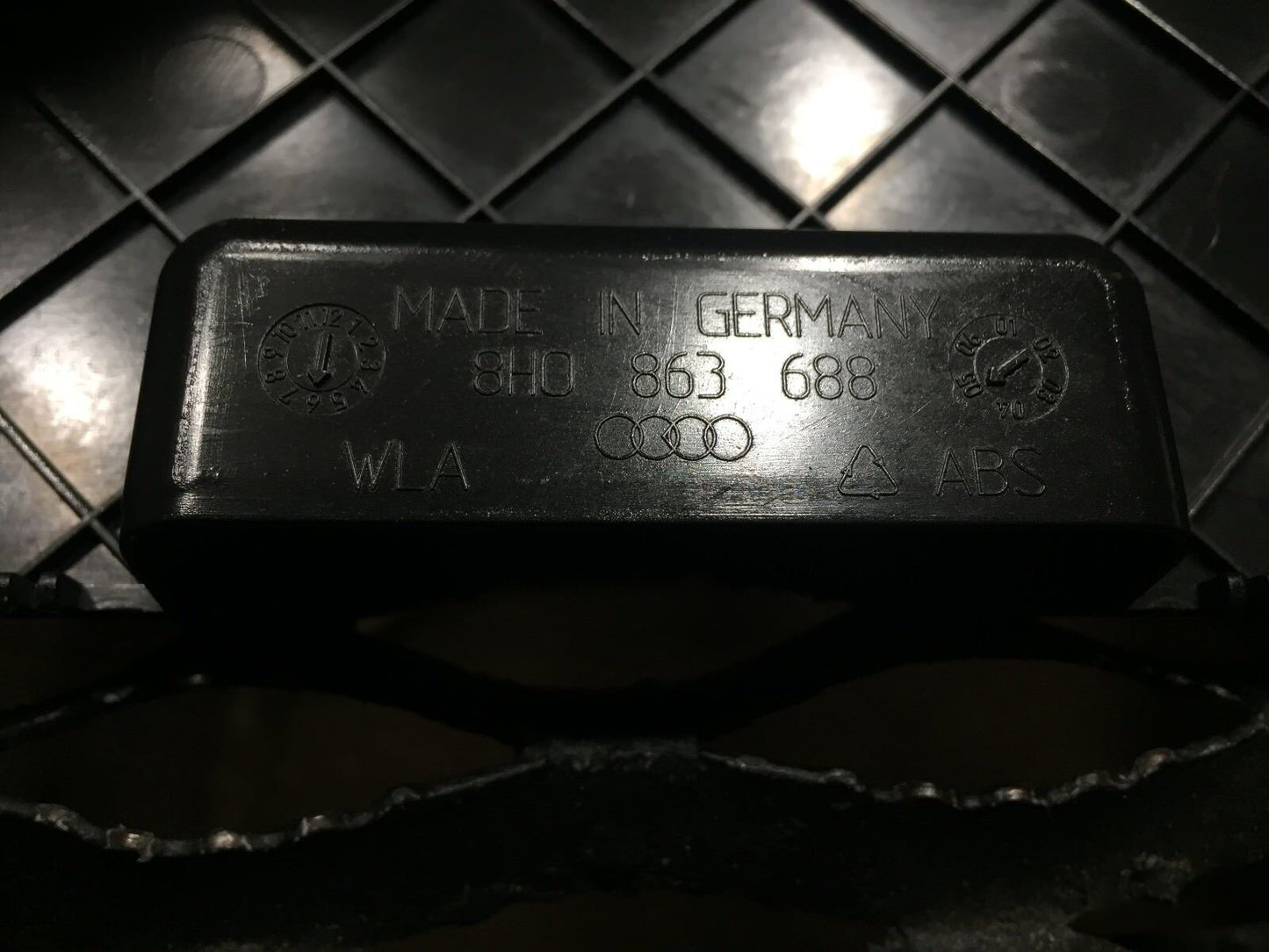 04 05 06 Audi A4 B6 Convertible Trunk Cover Door OEM