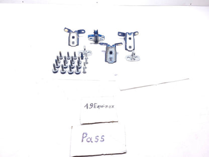 18 19 20 21 Chevrolet Equinox Door Hinge Right Passenger Side OEM