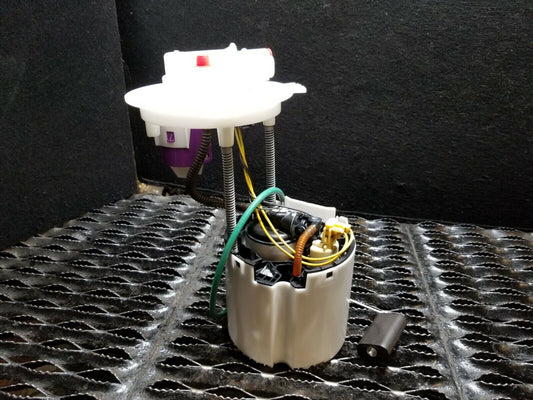 17 18 19 20 Cadillac Xt5 3.6l Fuel Pump 84074257 OEM 34k