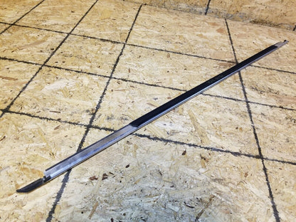 04 05 06 07 08 09 Jaguar Xj8 Front Left Driver Door Window Trim Molding OEM