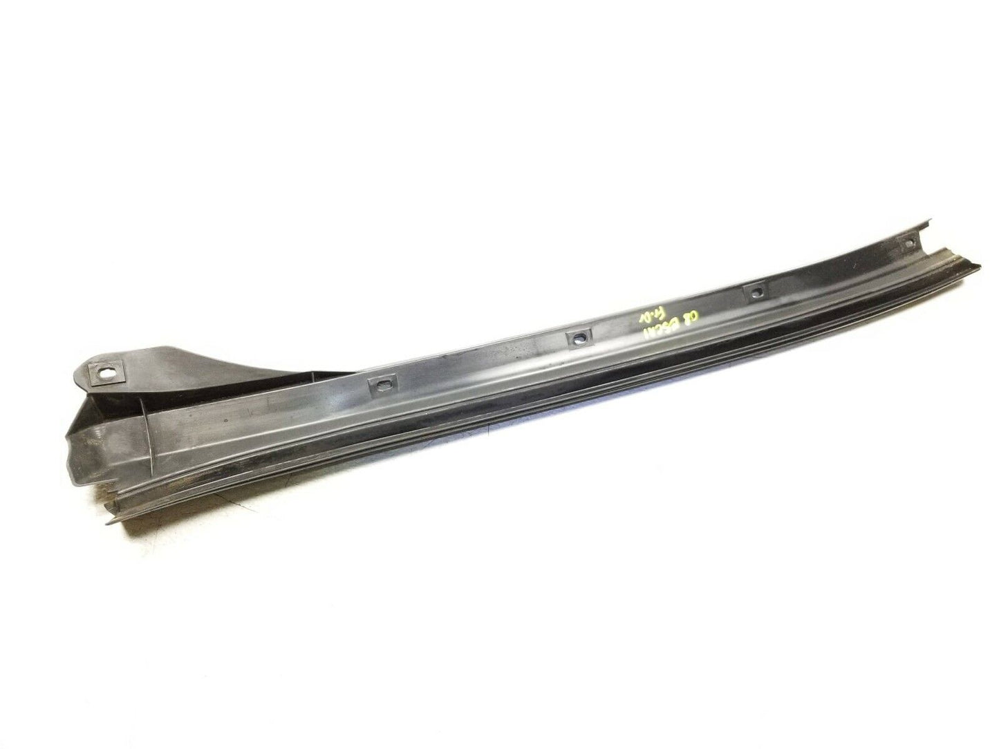08 09 10 11 12 13 14 Escalade Front Left Driver Door Reveal Molding OEM