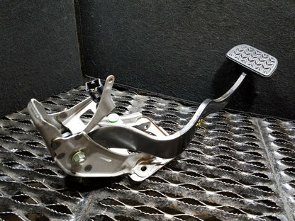 2004 2005 2006 Scion Xa Brake Pedal OEM