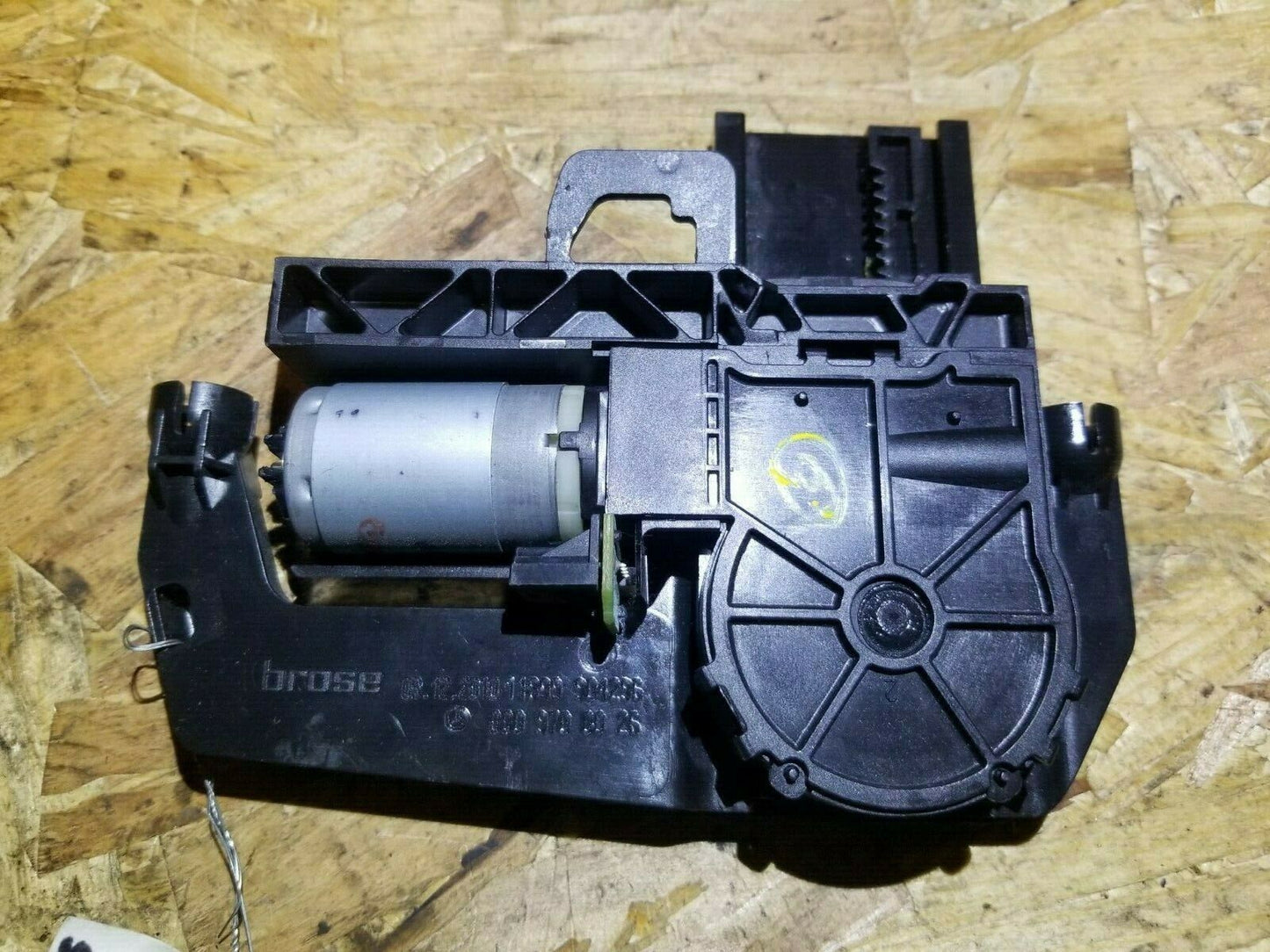 Mercedes-benz W204 C300 Front Left Driver Seat Power Headrest Motor OEM