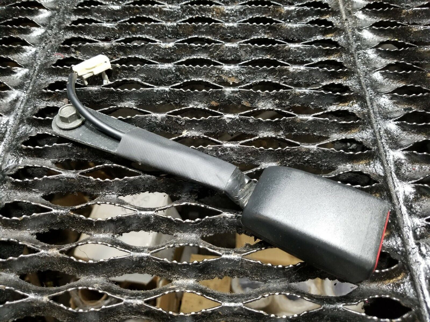 06 07 08 Infiniti Fx35 Front Right Passenger Seat Belt Buckle OEM