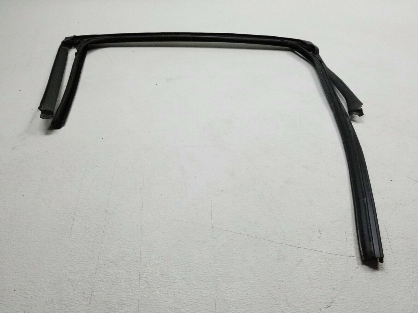 15 16 17 18 Chevy Impala Rear Right Pass Door Window Weatherstrip Seal OEM