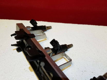 07 08 09 10 BMW E60 528i Fuel Rail W/ Injectors OEM N52