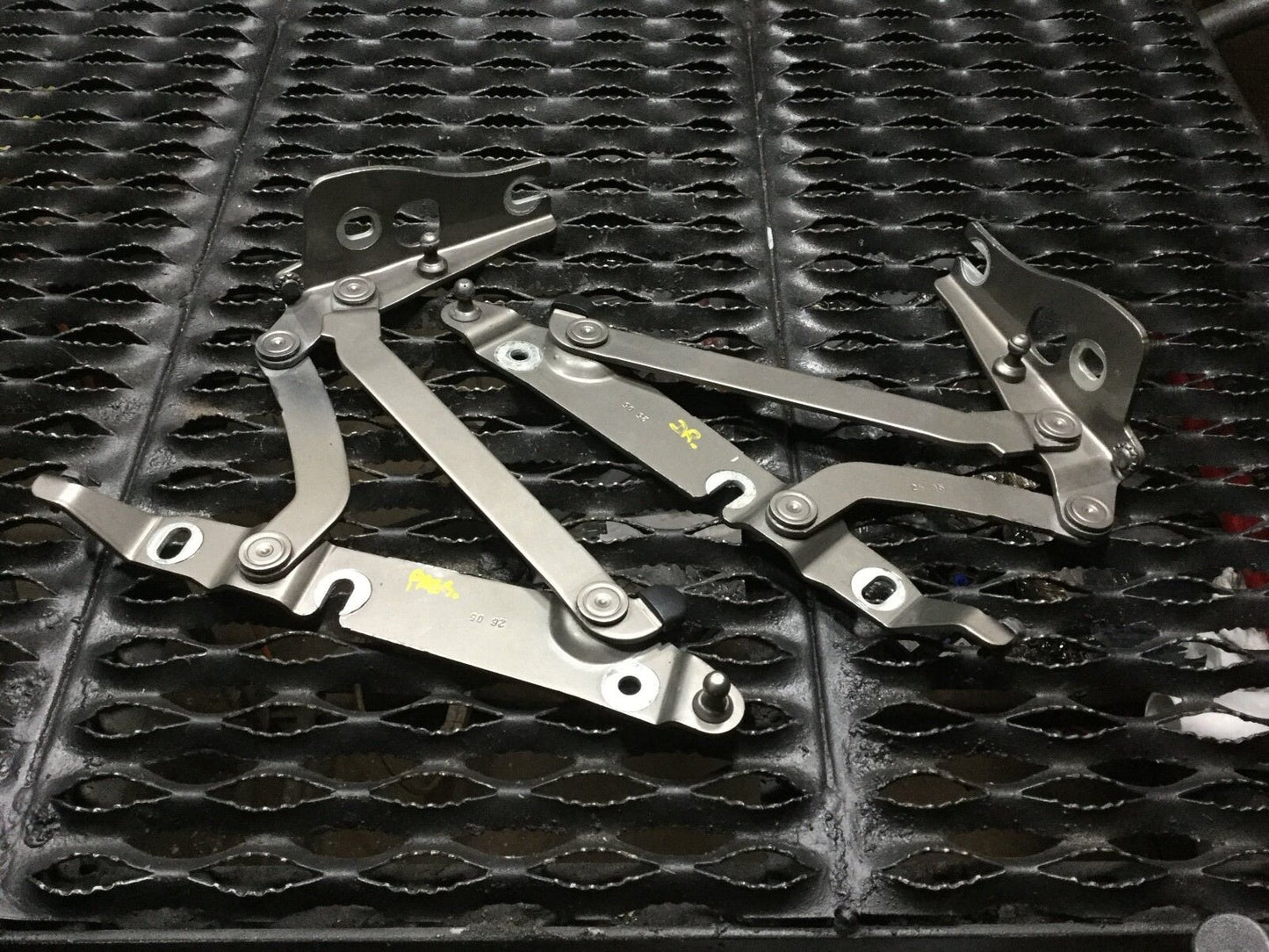 03 04 05 06 Audi A4 B6 Convertible Left & Right Trunk Hinge OEM Pair