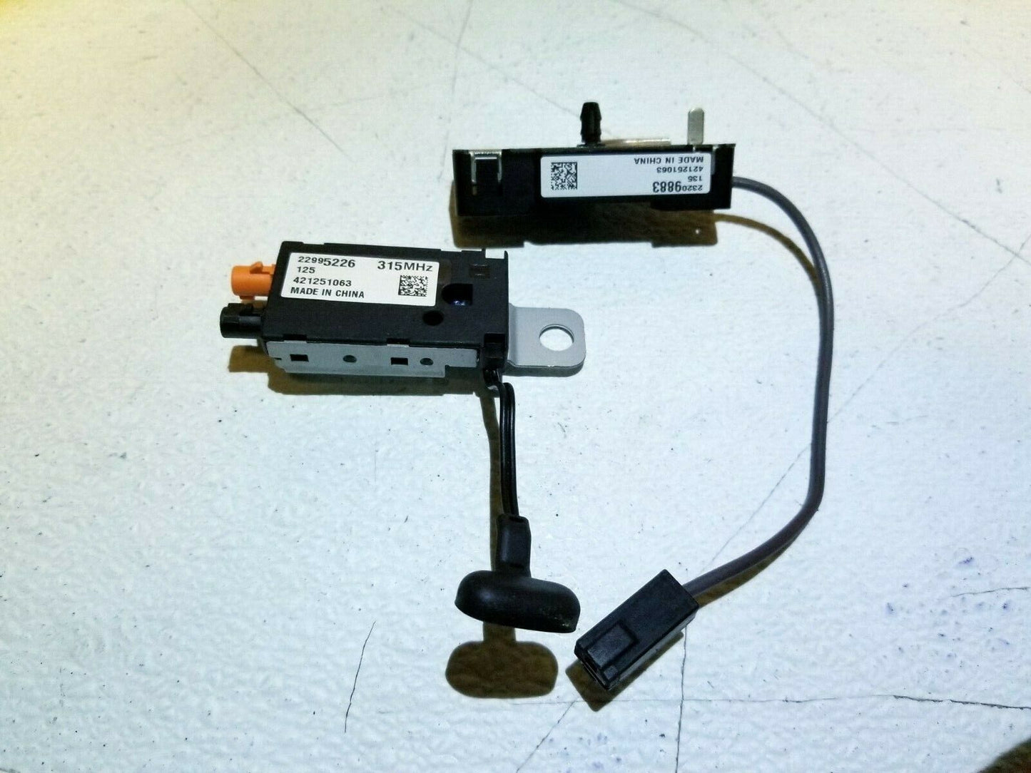 15 16 17 18 Chevy Impala Tpms Module 22995226 OEM