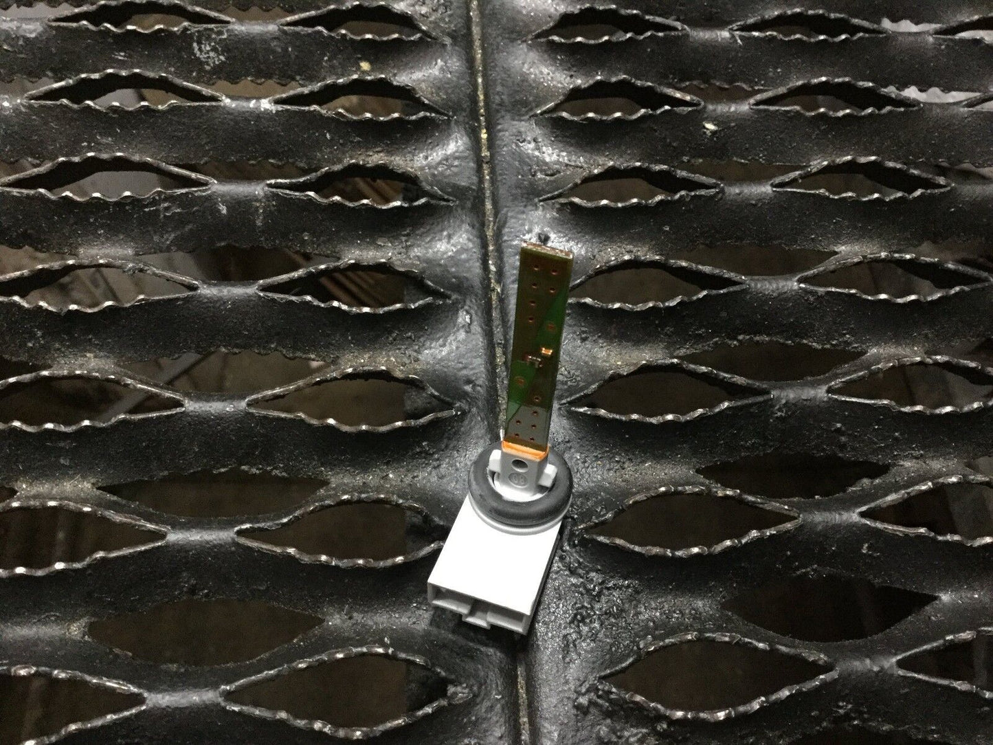 04 05 06 07 08 Audi A4 Air Climate Temperature Sensor OEM