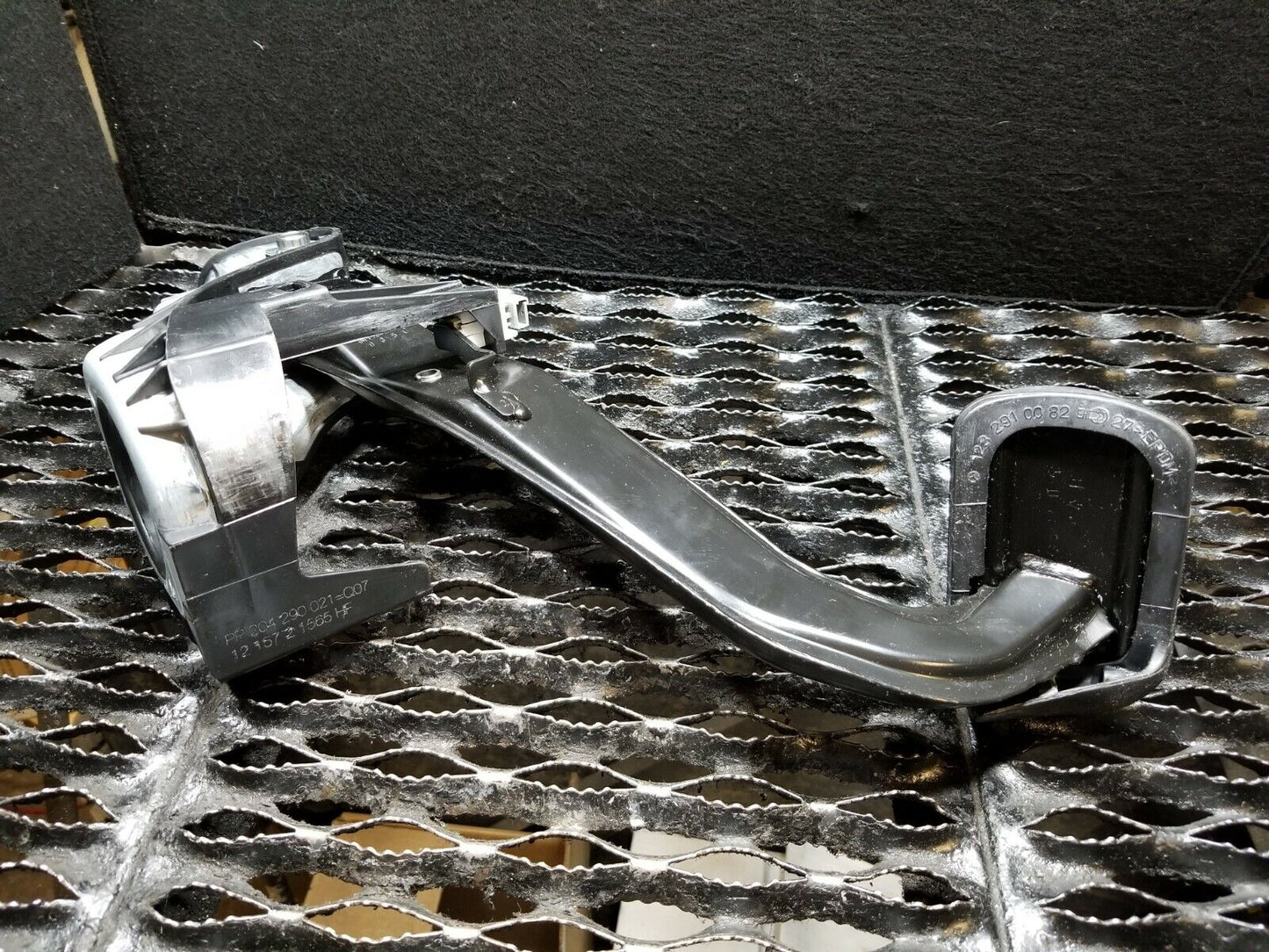 10 11 12 13 Mercedes W212 E350 Brake Stop Pedal OEM 39k