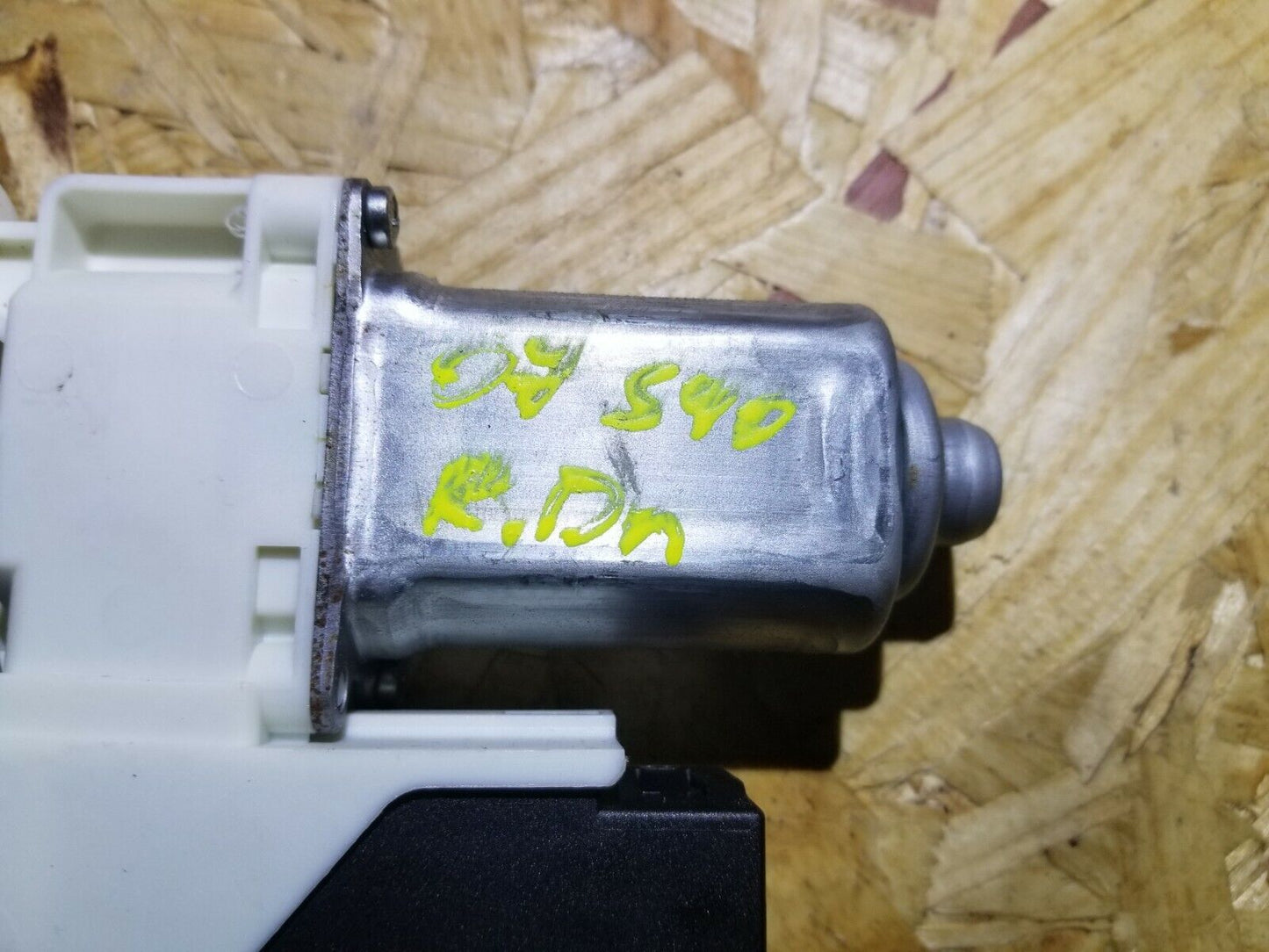 05 06 07 Volvo S40 Rear Left Driver Side Door Window Regulator Motor OEM