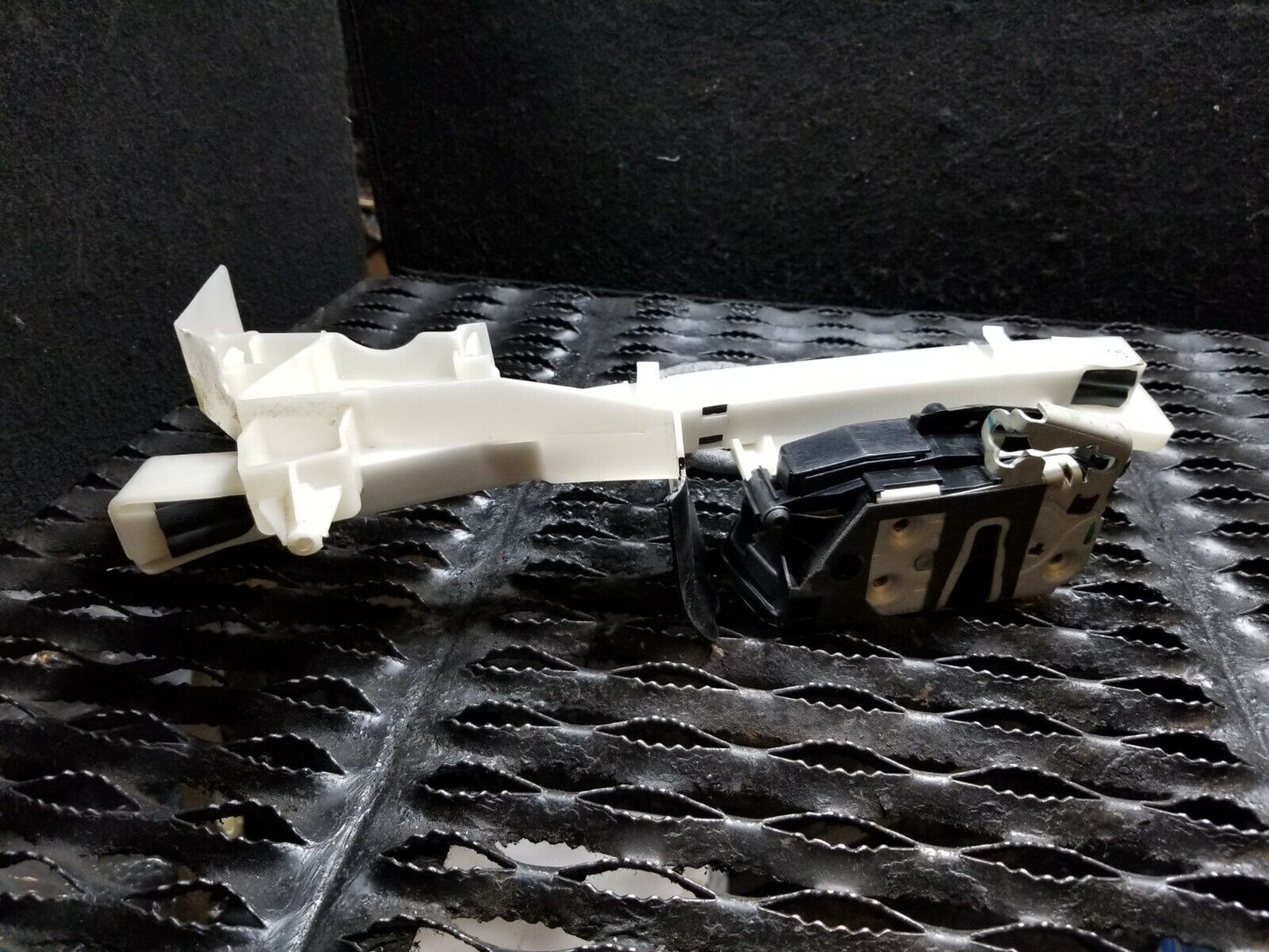 13 14 15 16 Ford Escape Front Right Pass Door Latch Lock Actuator OEM 83k
