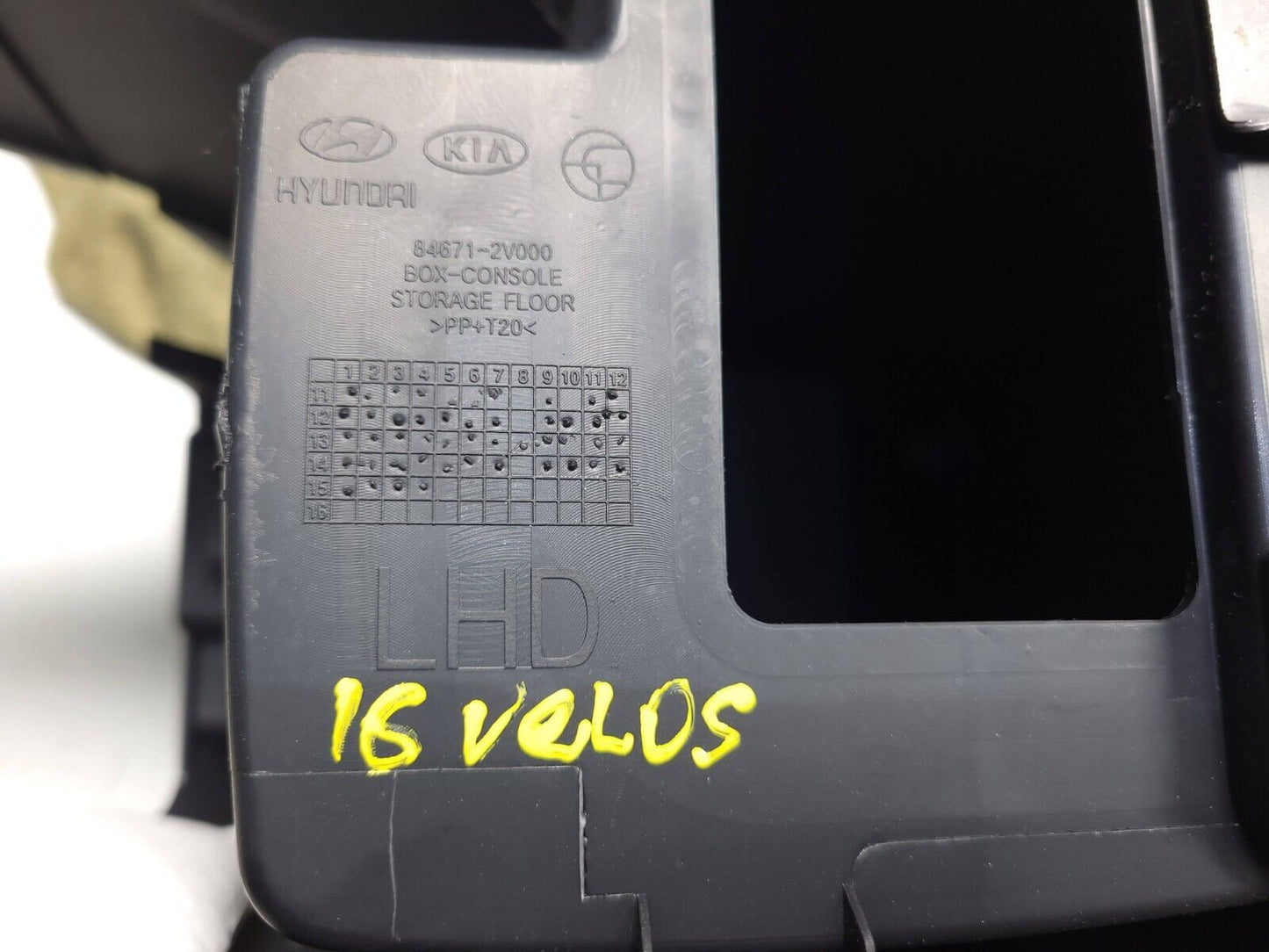 12 13 14 15 16 Hyundai Veloster Center Console Storage Armrest 84671-2v000 OEM
