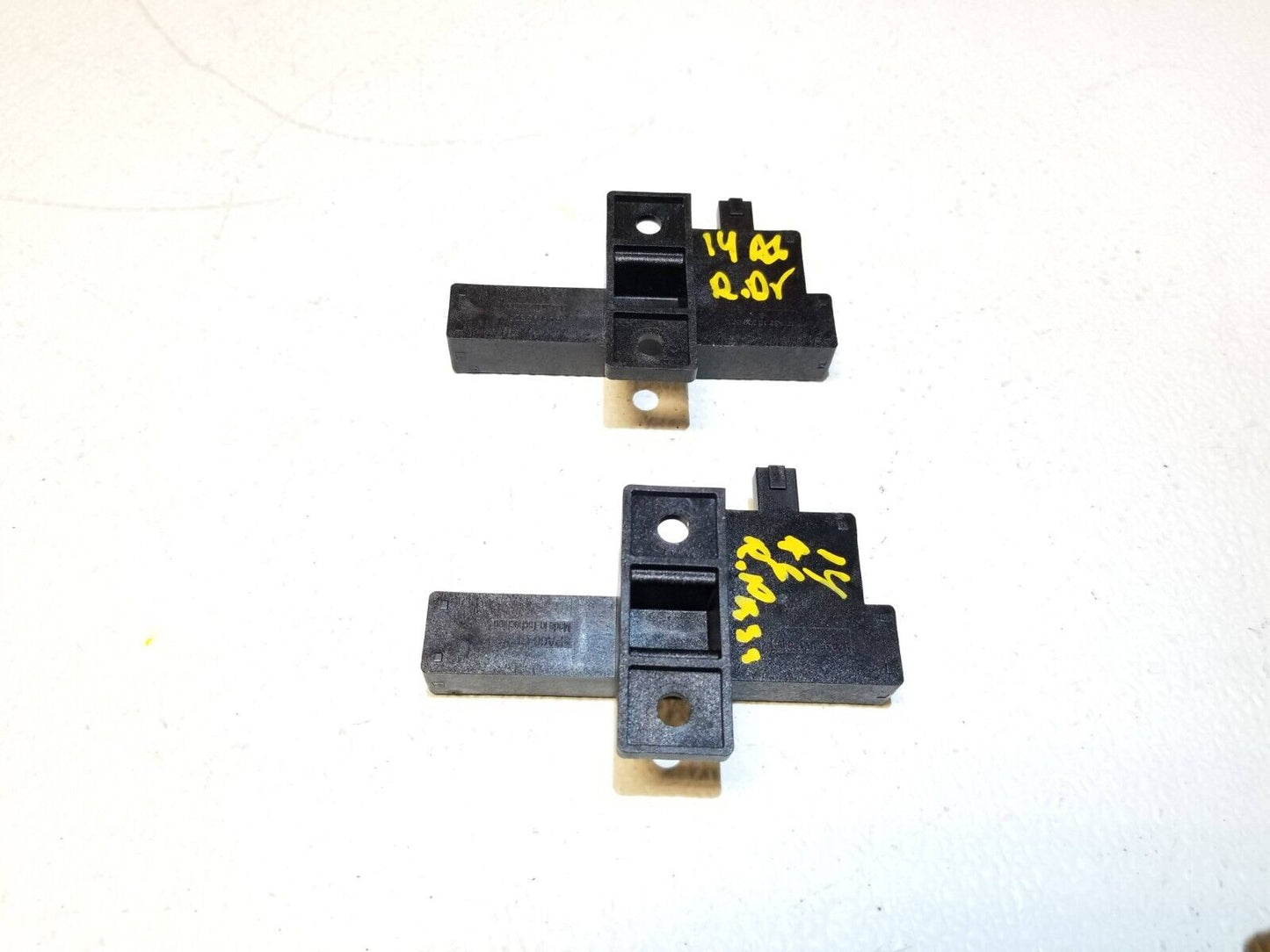 12 13 14 15 Audi A6 Rear Keyless Entry Antenna 8k0907247  2pcs OEM