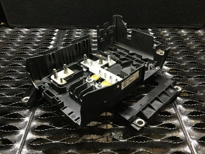 04 05 06 Porsche Cayenne 3.2l Main Fuse Relay Box OEM