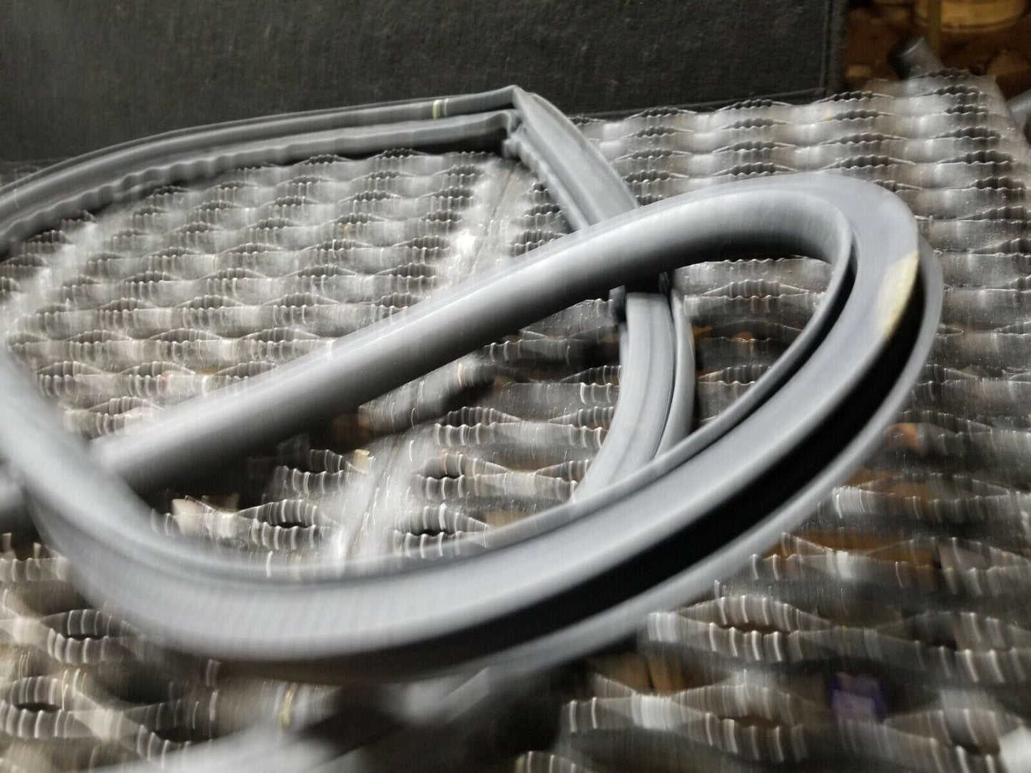 11 12 13 14 15 Chevy Cruze Rear Door Driver Side Glass Weatherstrip Seal OEM