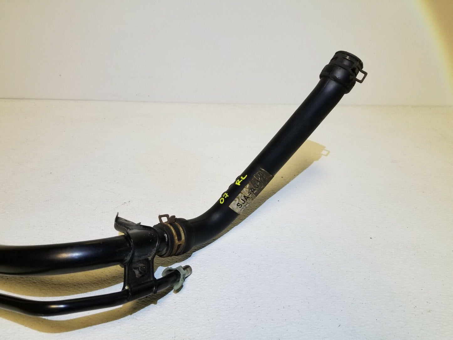 05 06 07 08 Acura Rl Fuel Tank Filler Neck Hose Pipe OEM