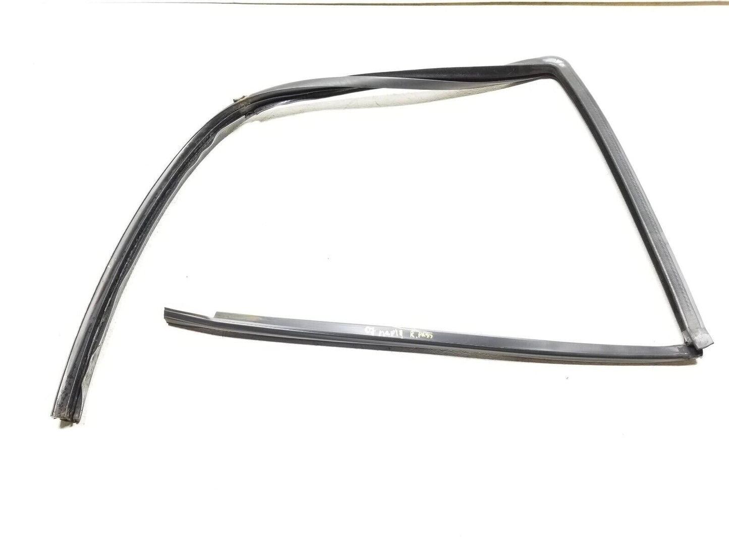 2007-2014 Lincoln Navigator Rear Right Side Door Window Weatherstrip Seal OEM