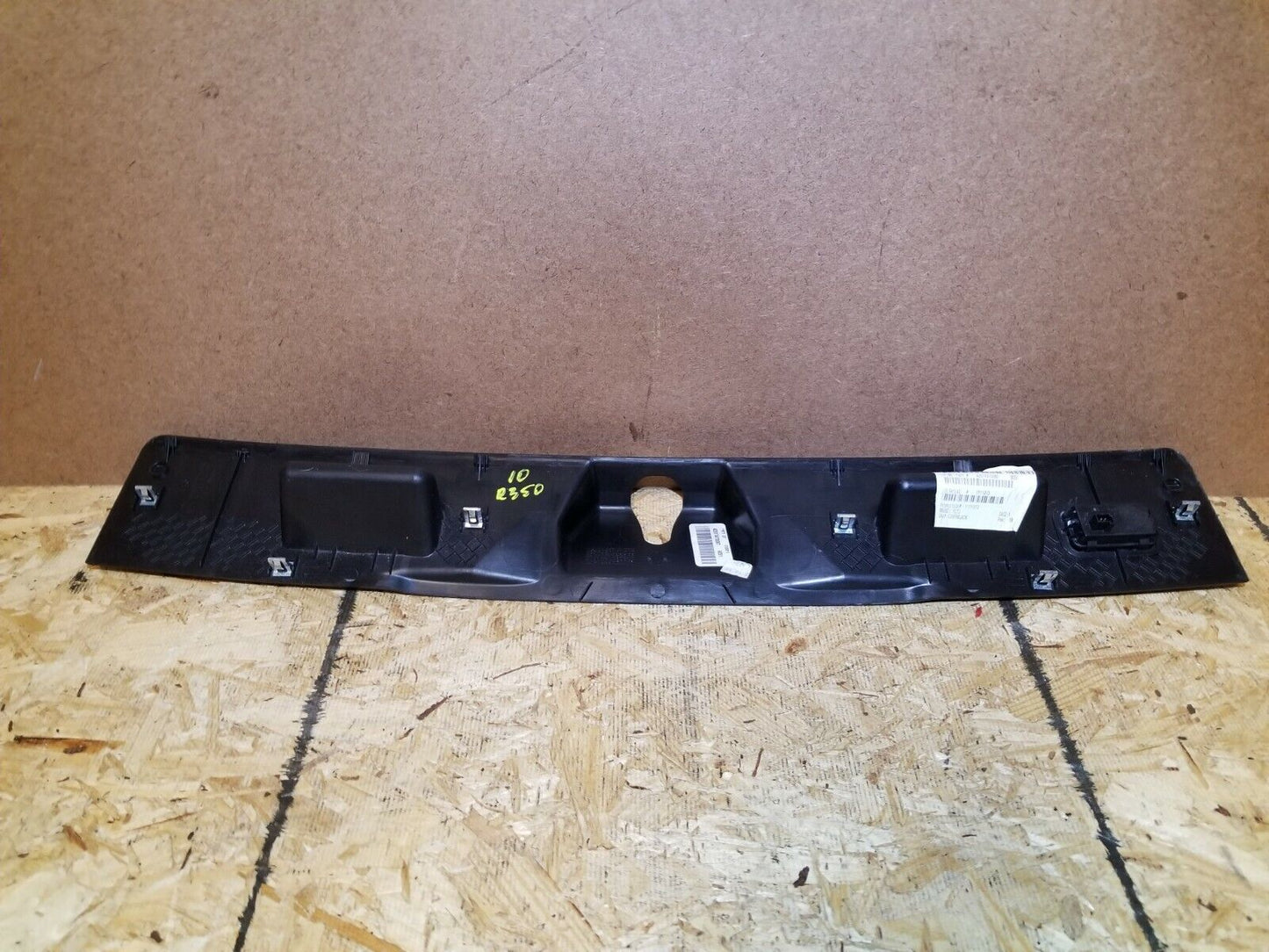 07 08 09 10 Mercedes-benz R350 Rear Trunk Lid Trim Panel Cover OEM