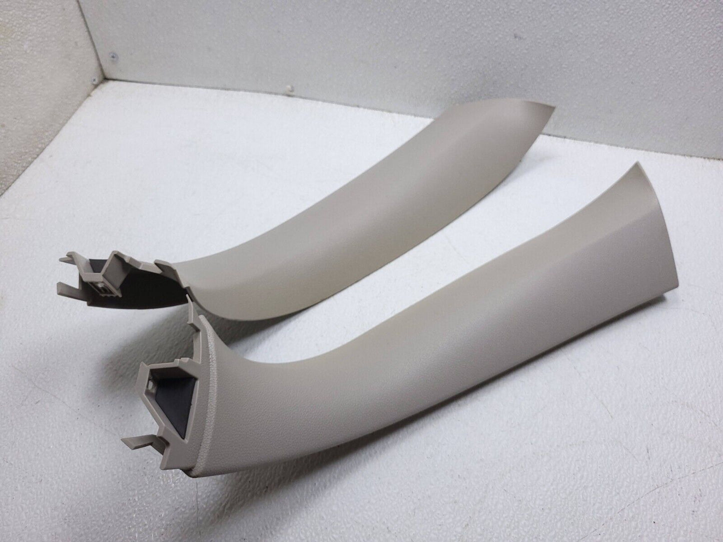 06 07 08 09 10 11 Mercedes Ml500 Rear Trunk Lid Liftgate Trim Cover Pair OEM