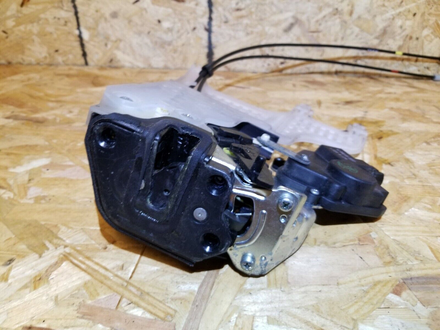 07 08 09 Hyundai Tucson Rear Left Driver Door Lock Latch Actuator OEM 89k
