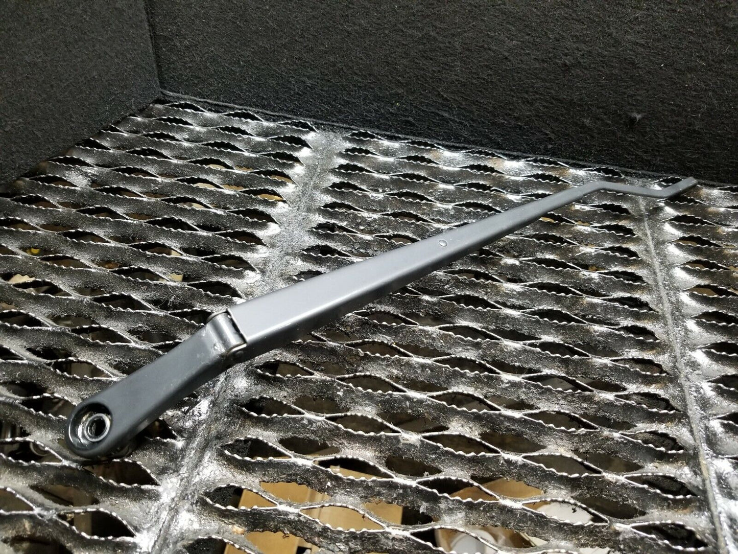 07 08 09 10 Jeep Grand Cherokee Front Wiper Arm Right Passenger Side OEM