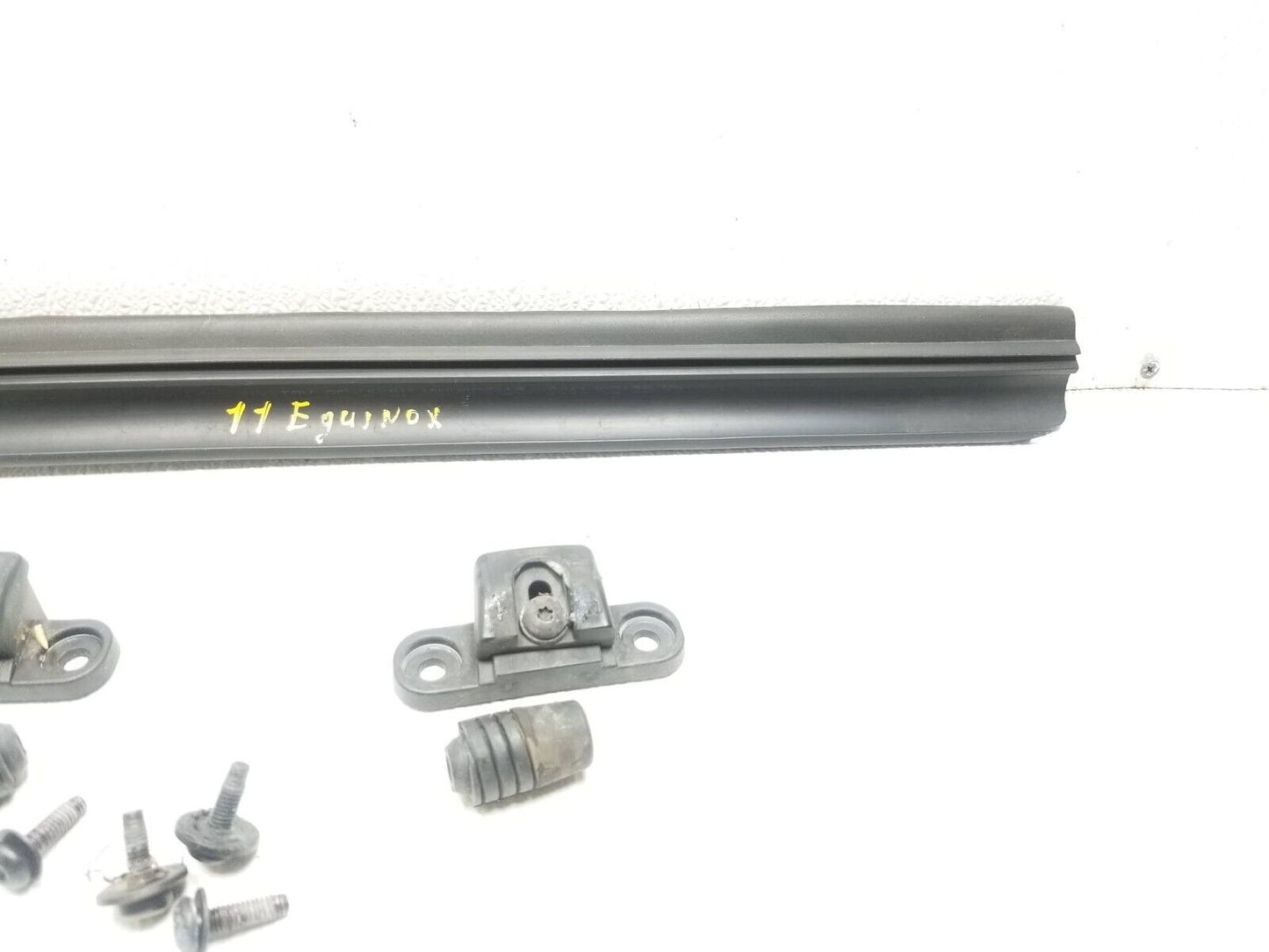 10 11 12 13 14 15 Chevy Equinox Liftgate Trunk Lid Seal & Stopper Damper OEM