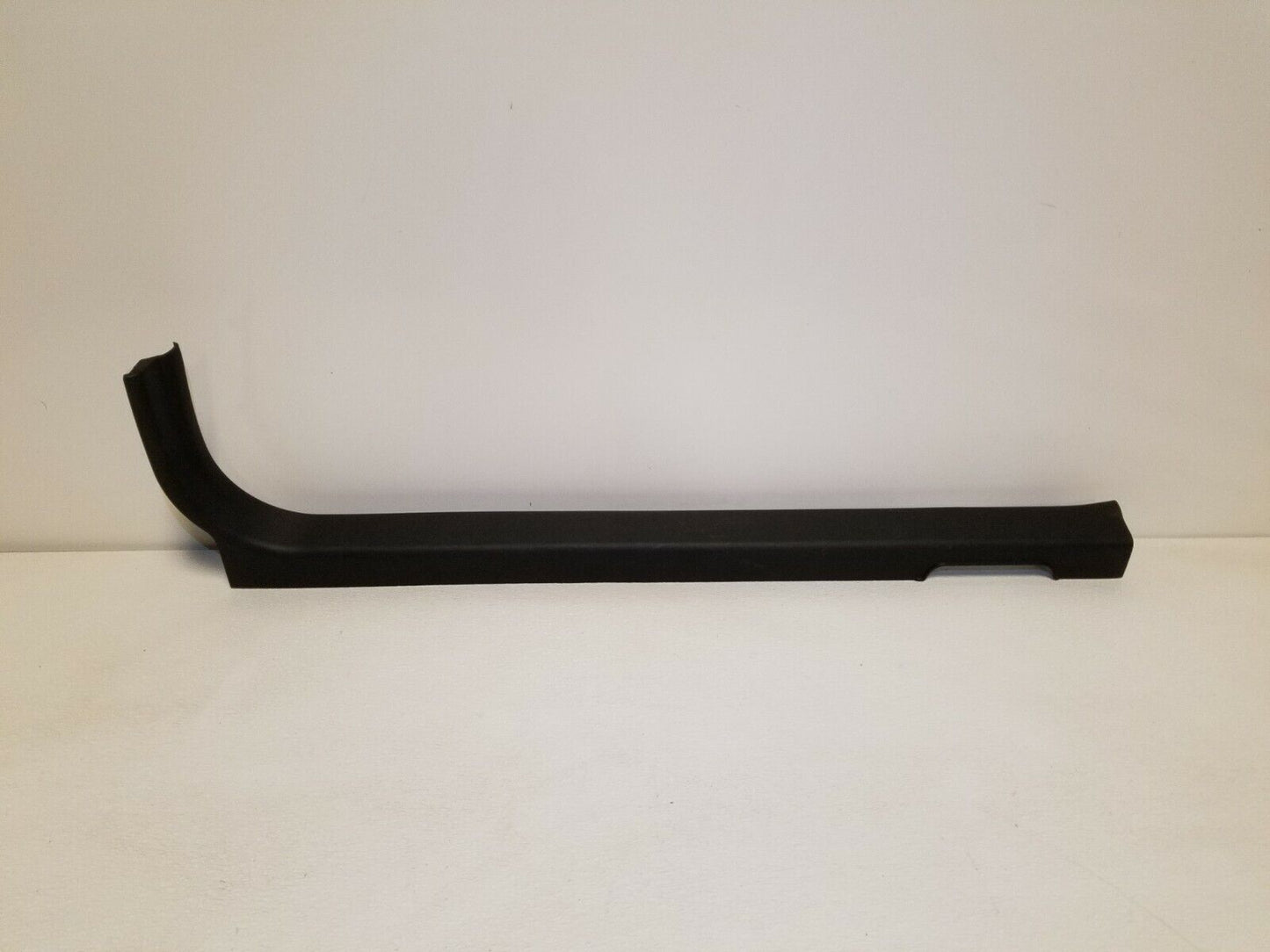 10 11 12 Hyundai Genesis Coupe Front Right Passenger Door Scuff Trim Panel OEM