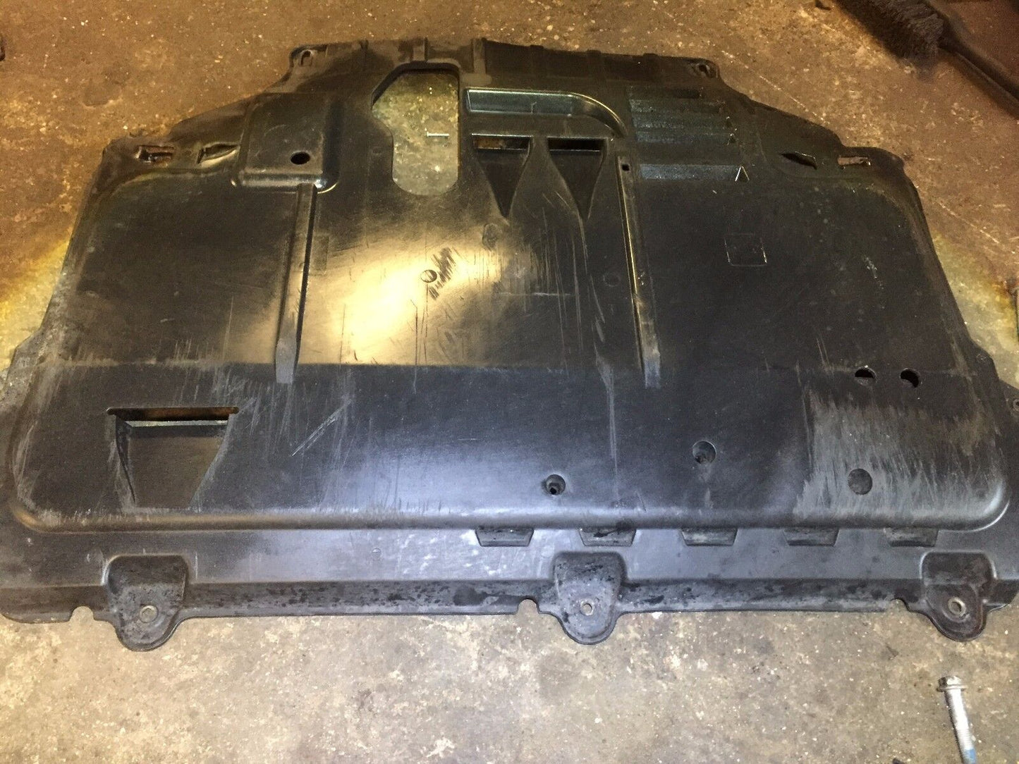 05 06 07 08 09 10 11 Volvo S40 Underbody Protection Cover Splash Shield OEM