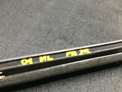 99 00 01 02 03 Mercedes W163 Front Driver Side Door Window Glass Molding OEM D34