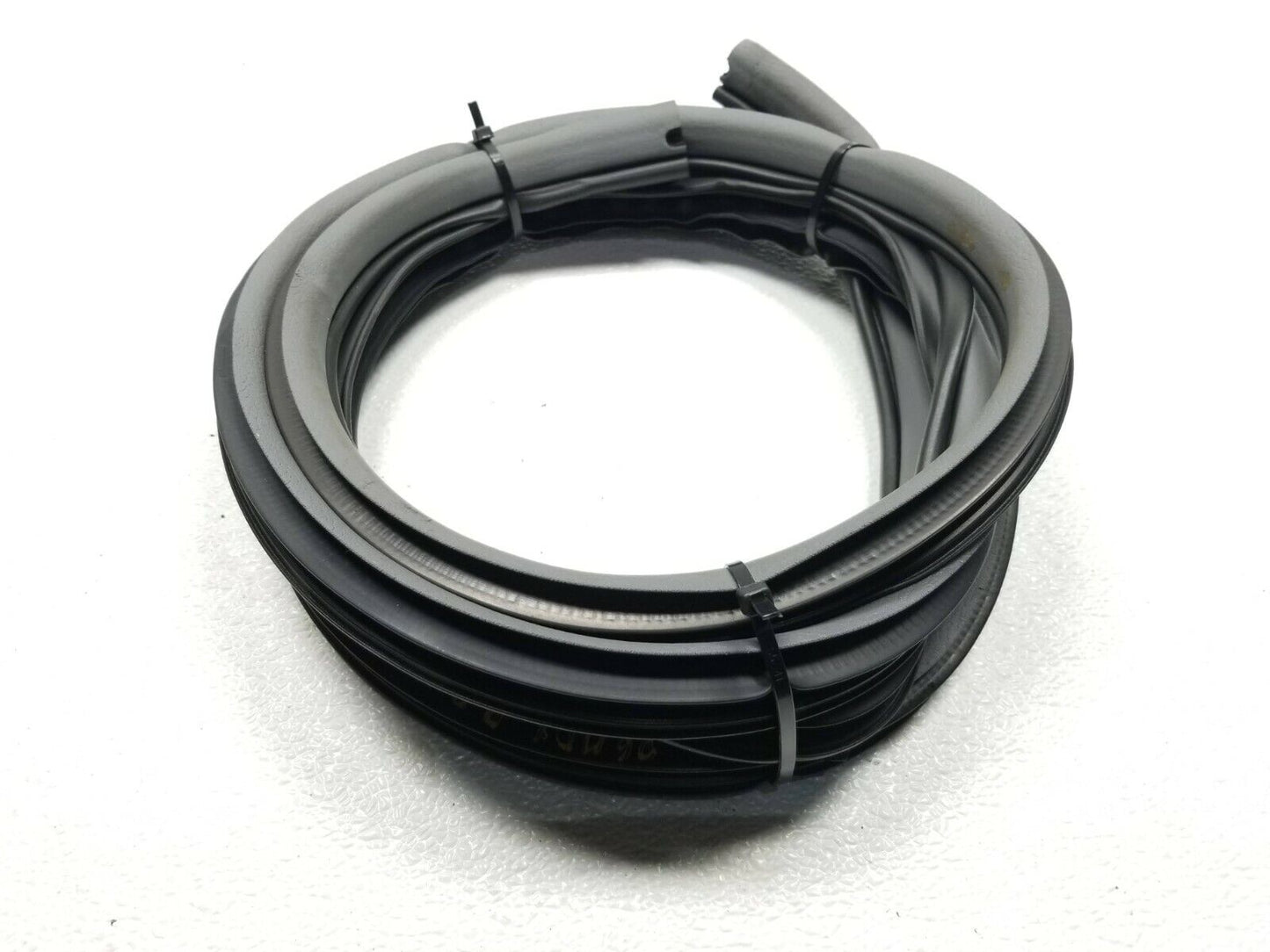 03 04 05 06 Acura Mdx Rear Right Pass Door Weatherstrip Seal OEM 55k Miles