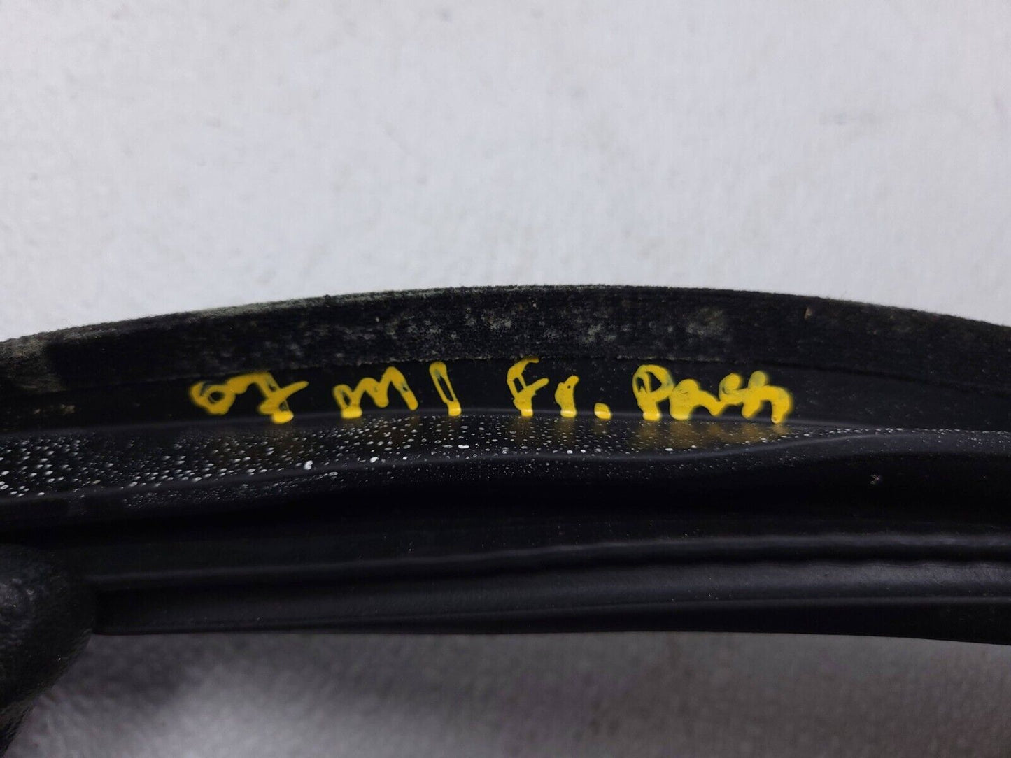 06 07 08 09 10 11 Mercedes Ml500 Door Weatherstrip Seal Front Right Pass OEM