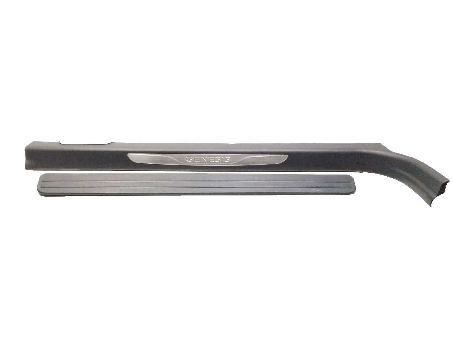 2013 - 2016 Hyundai Genesis Front Door Sill Scuff Plate Trim Passenger Right OEM