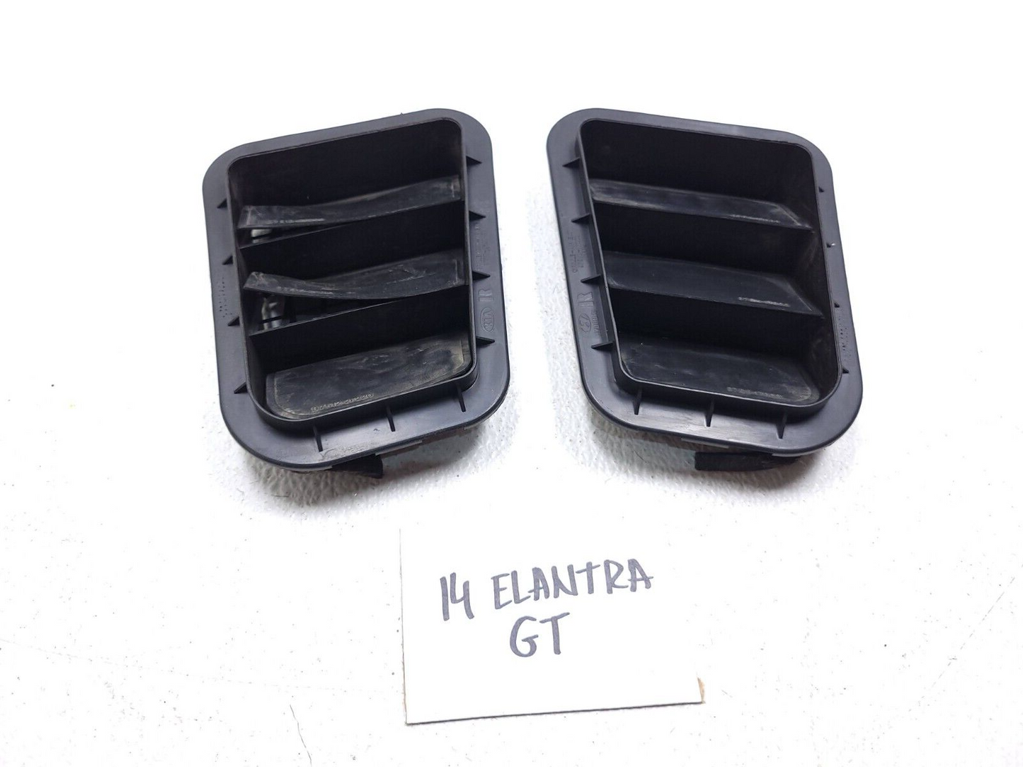 14 15 16 17 Hyundai Elantra Gt Quarter Panel Air Pressure Vent Grille Pair OEM