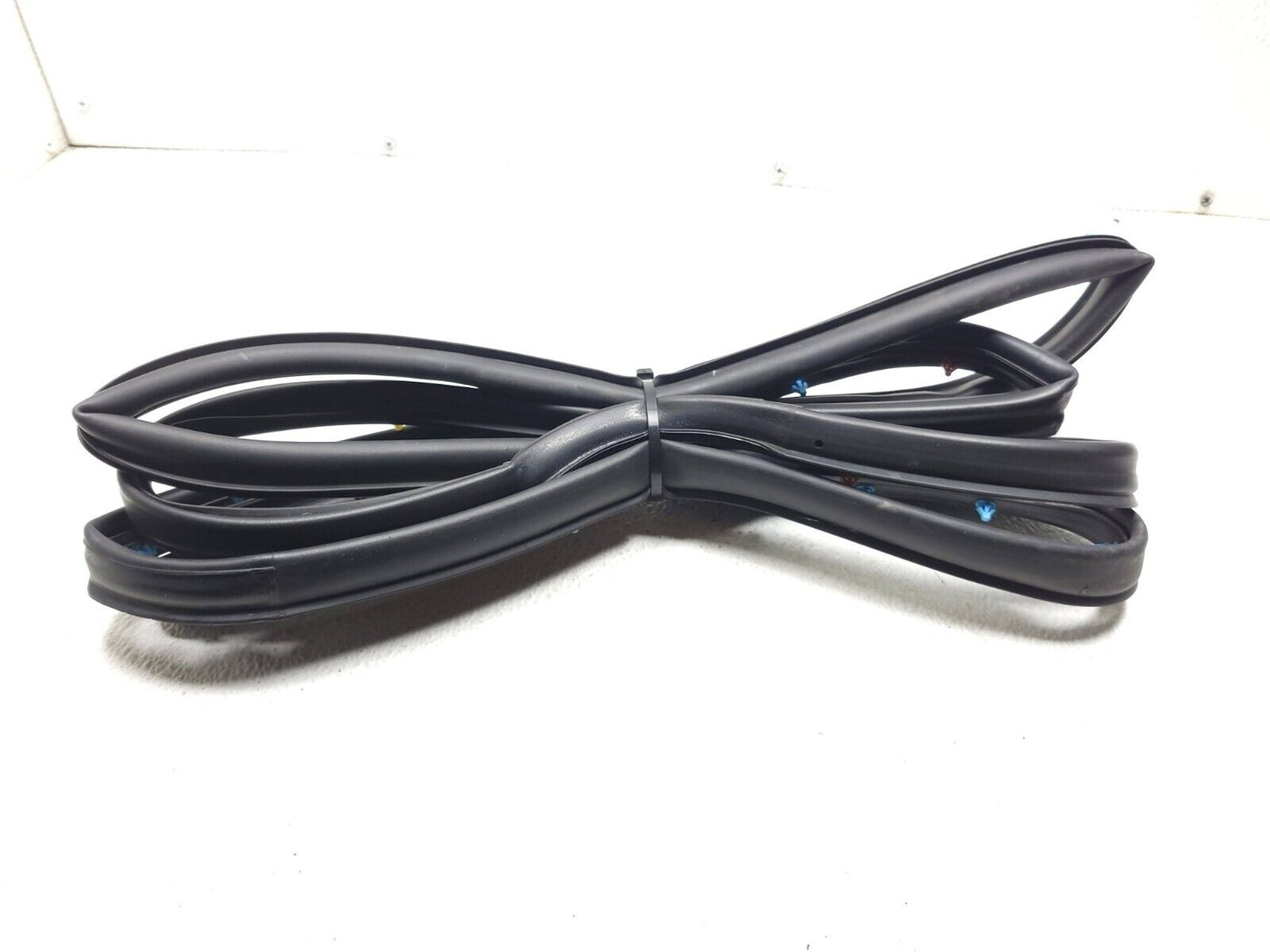 14 15 16 17 18 Jeep Cherokee Rear Door Weatherstrip Seal Passenger Side Rh OEM