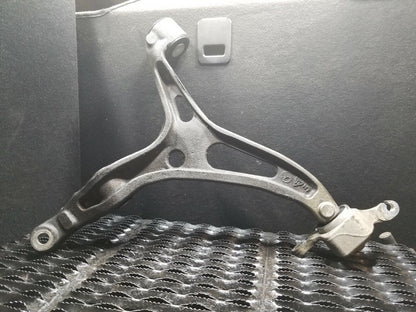 07 08 09 10 Mercedes R350 Front Left Driver Side Lower Control Arm OEM