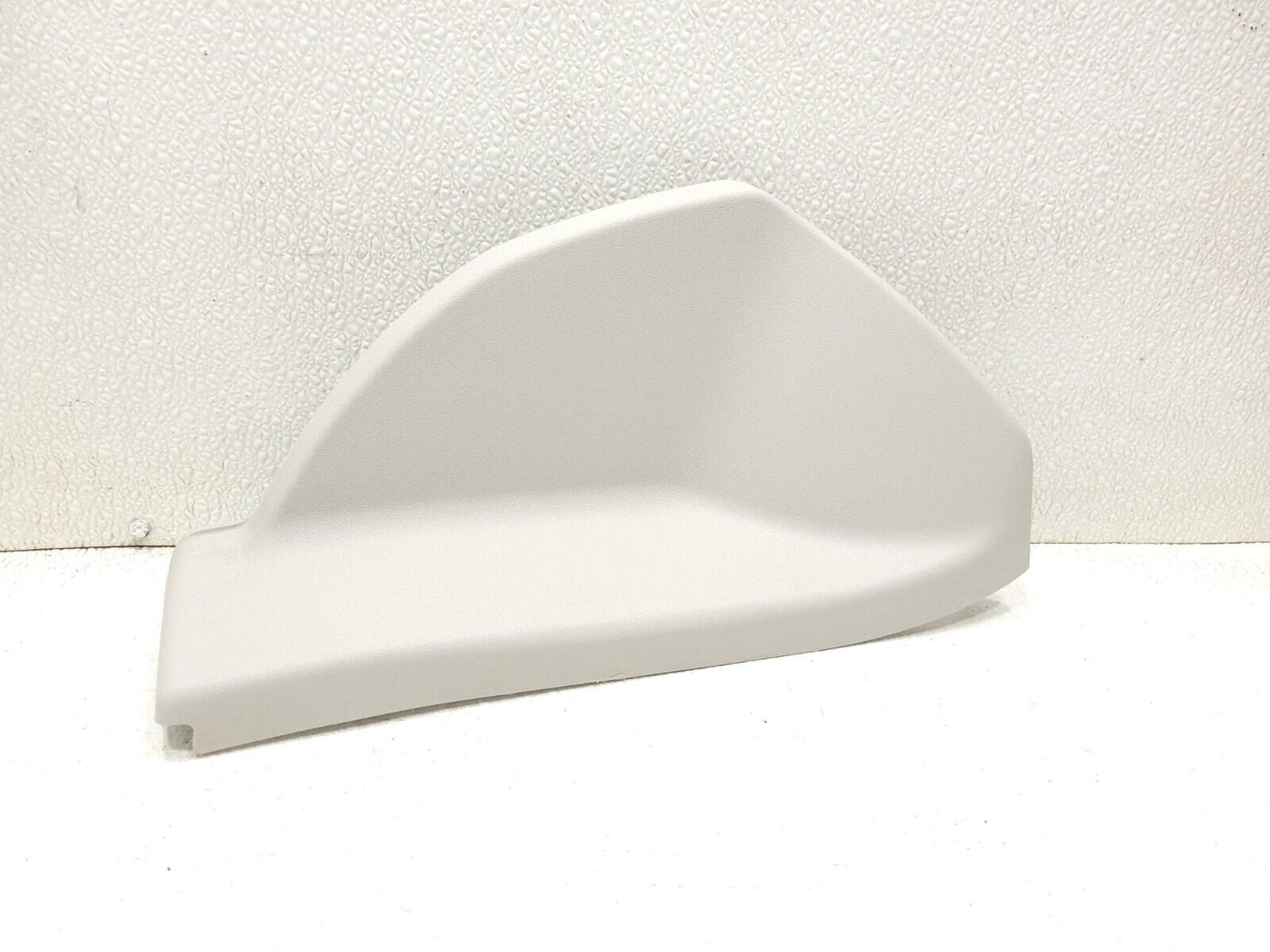 11 - 16 Mercedes E350 W212 Dash End Cap Cover Right Passenger Side OEM