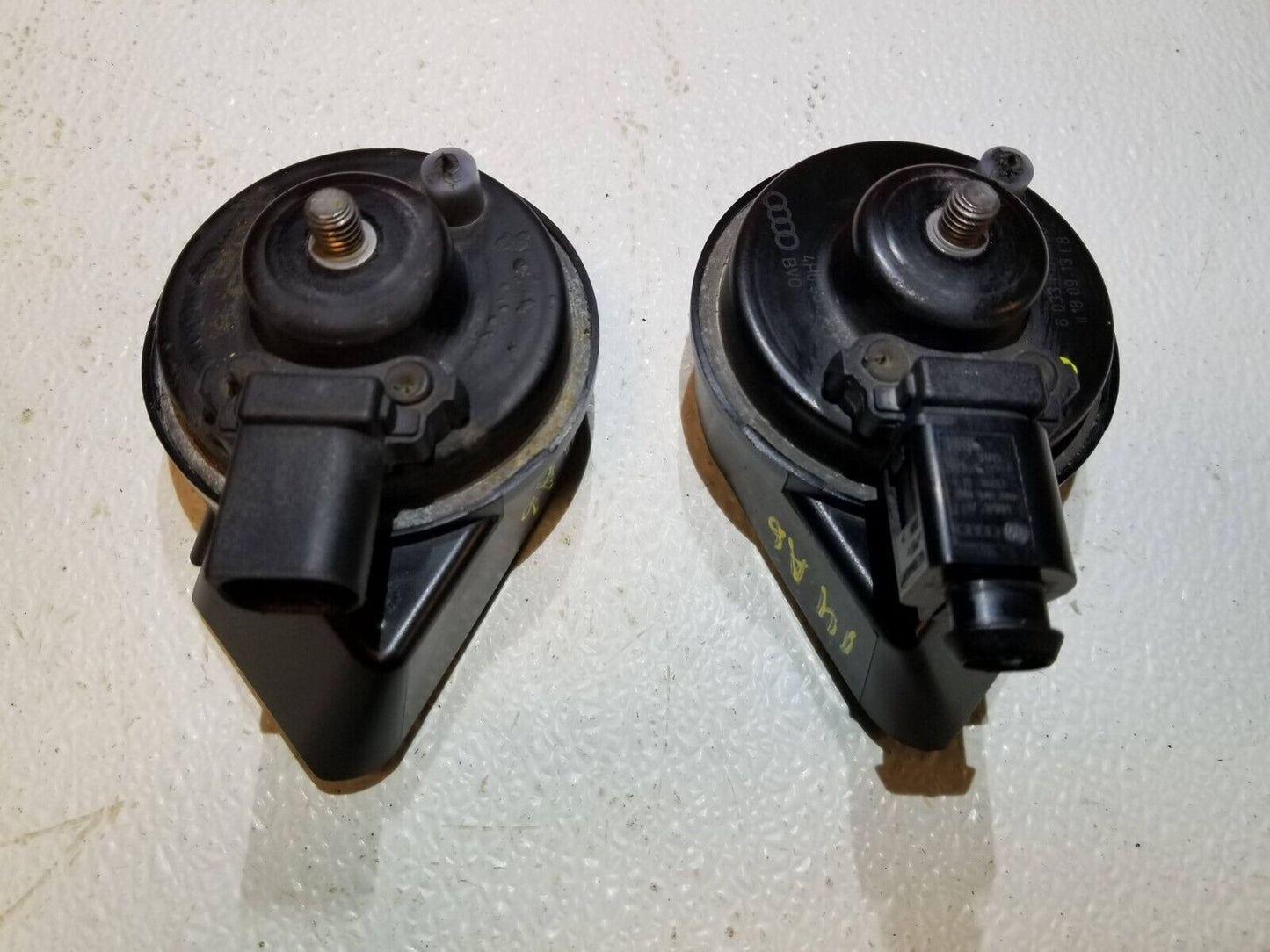 12 13 14 15 Audi A6 High & Low Pitch Horn 2pcs OEM