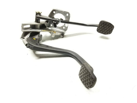 01 02 03 04 05 BMW E46 325xi Manual Tramsmission Clutch Pedal W/ Brake Pedal OEM