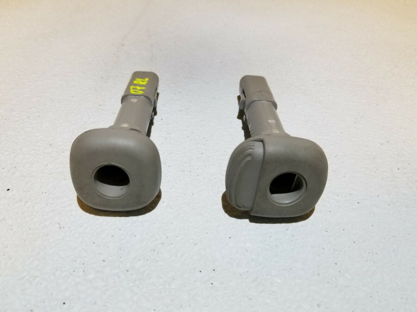 05 06 07 08 Acura Rl Front Driver Seat Headrest Guide Sleeve 2pcs OEM